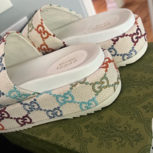 Colorful Patterned Platform Slides - Picture 6 of 9